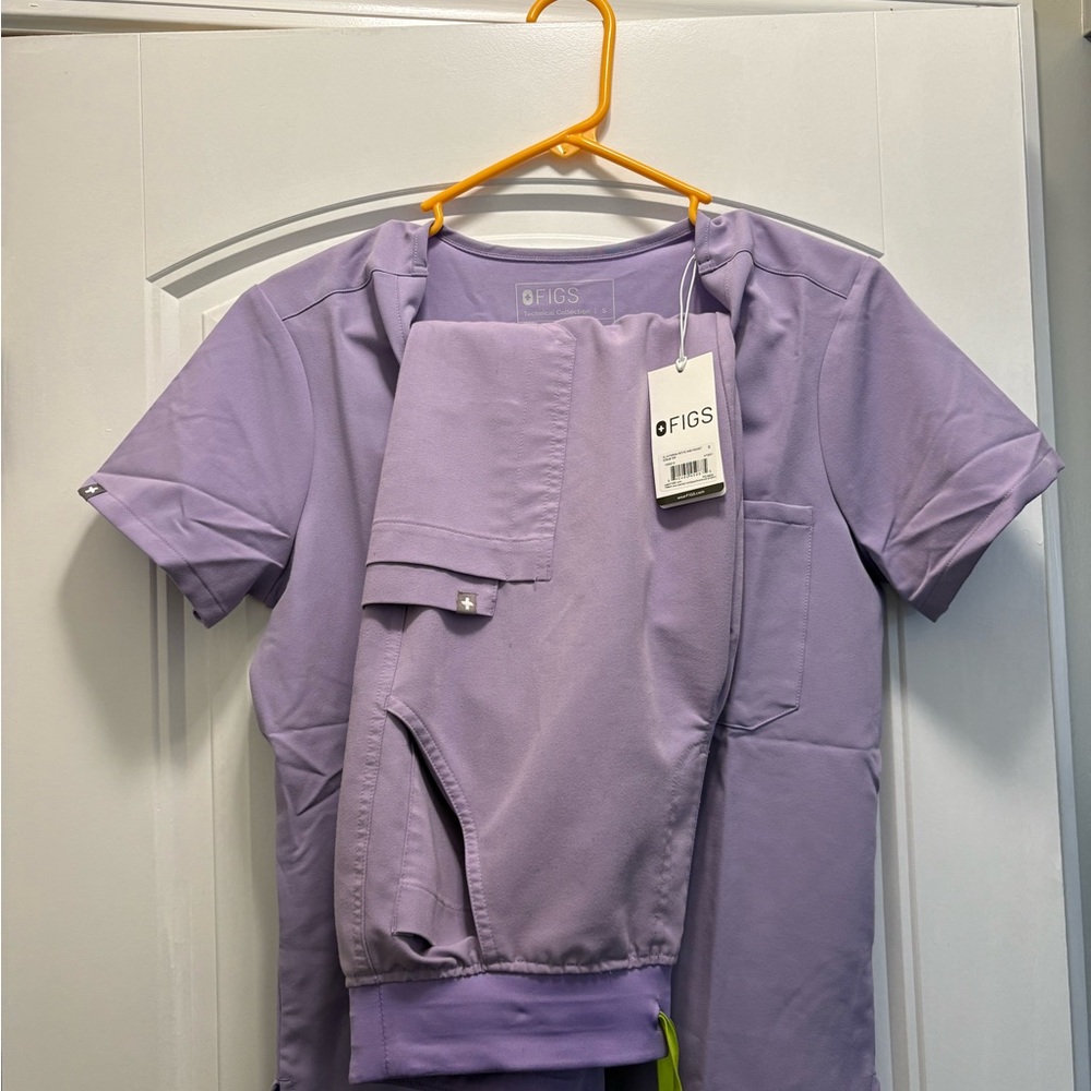 Figs Lavender Dew Scrub Set